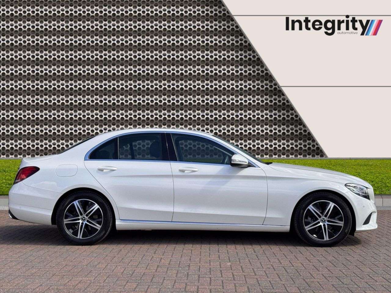 A 2018 MERCEDES-BENZ C CLASS 2.0 C220d Sport Saloon 4dr Diesel G-Tronic+ Euro 6 (s/s) (194 ps) Low Milea A 2018 MERCEDES-BENZ C CLASS 2.0 C220d Sport Saloon 4dr Diesel G-Tronic+ Euro 6 (s/s) (194 ps) Low Milea