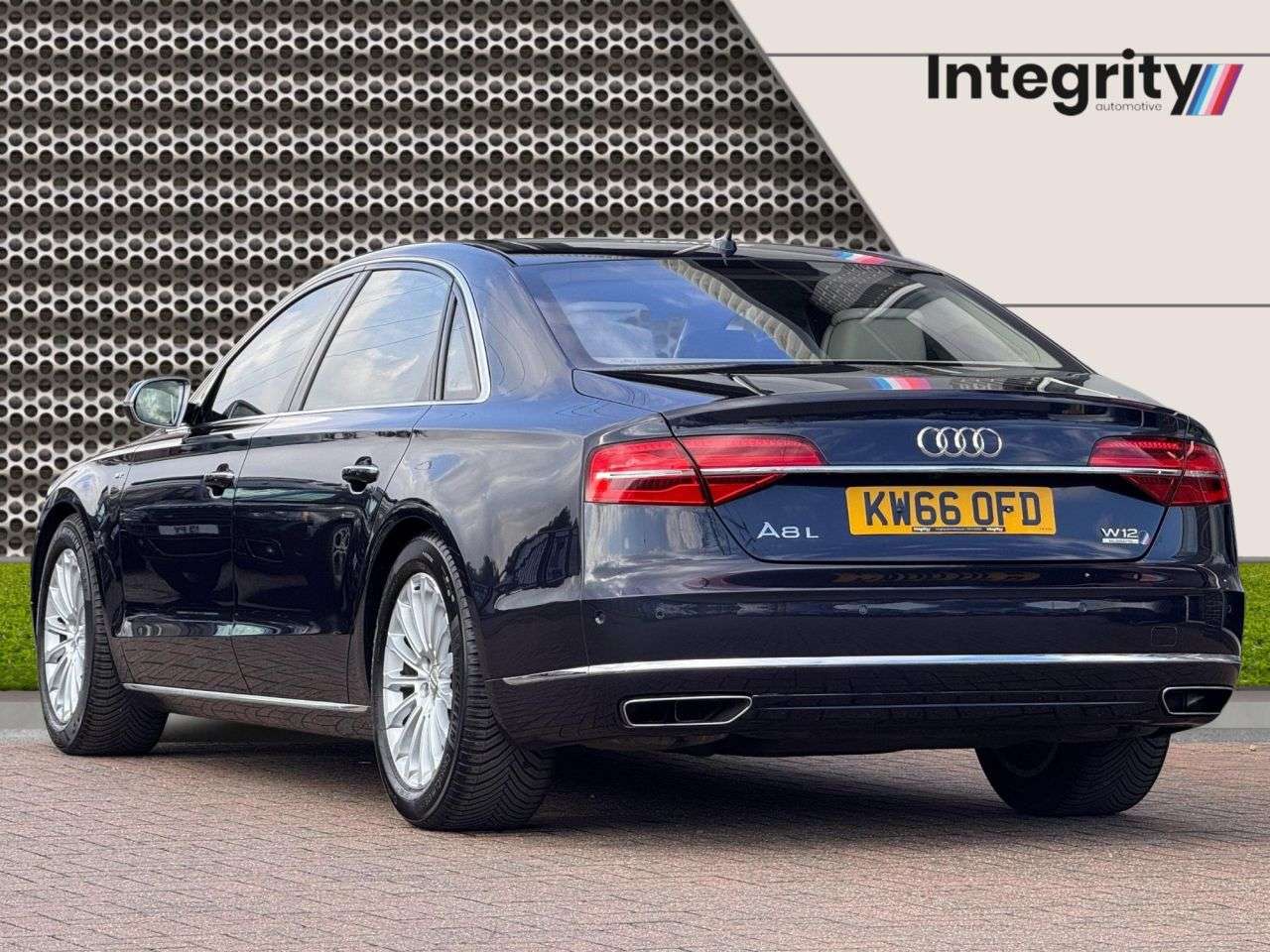 2017 AUDI A8 2017 AUDI A8