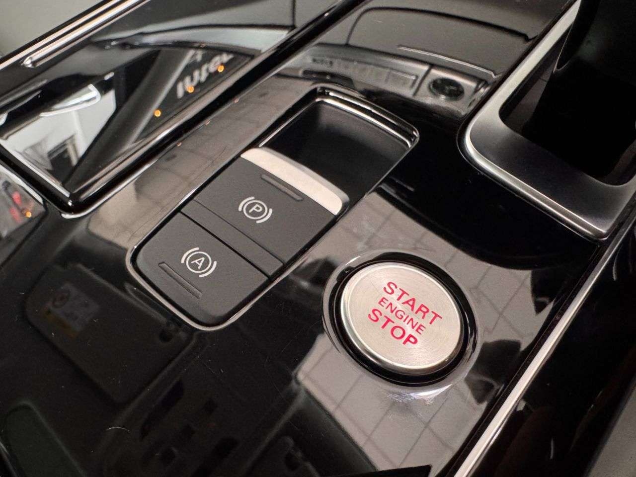 2017 AUDI A8 2017 AUDI A8
