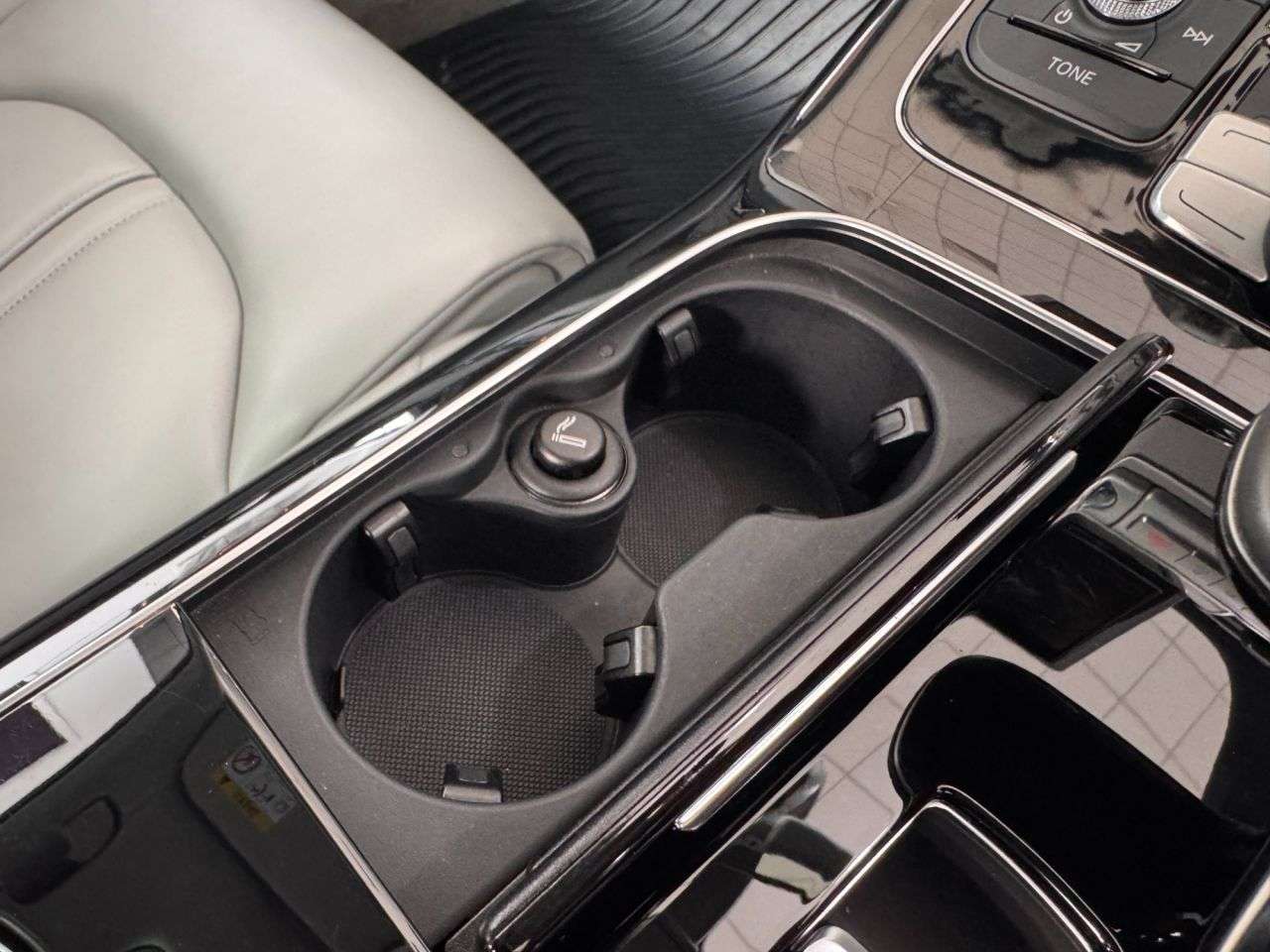 2017 AUDI A8 2017 AUDI A8