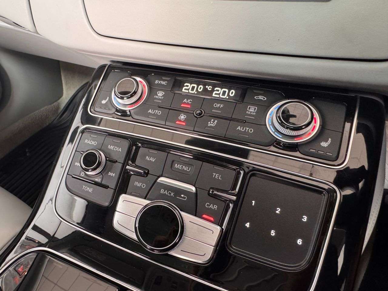 2017 AUDI A8 2017 AUDI A8