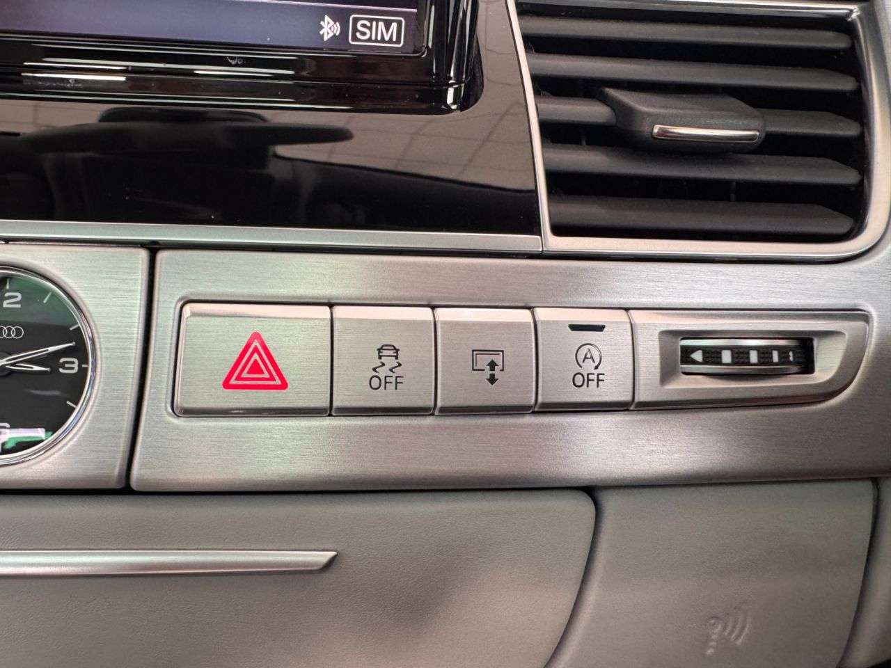 2017 AUDI A8 2017 AUDI A8