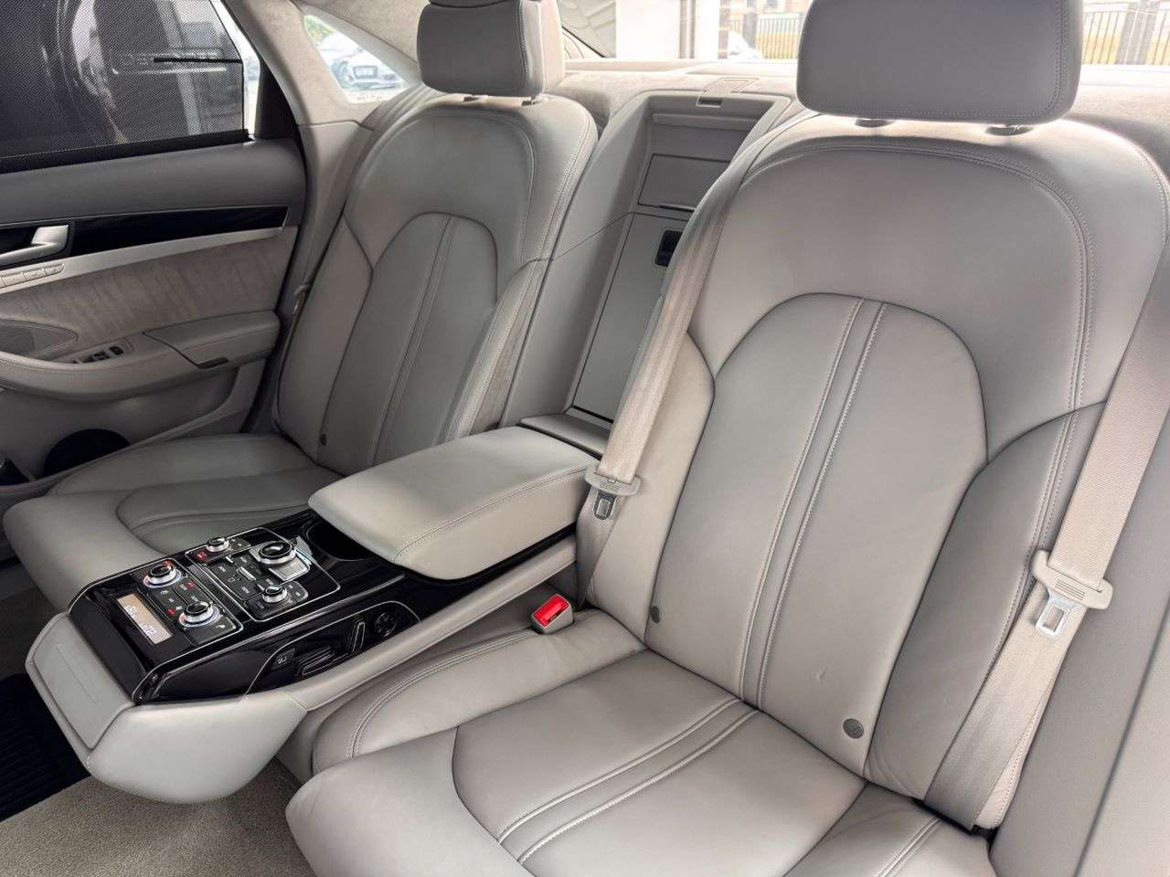 2017 AUDI A8 2017 AUDI A8
