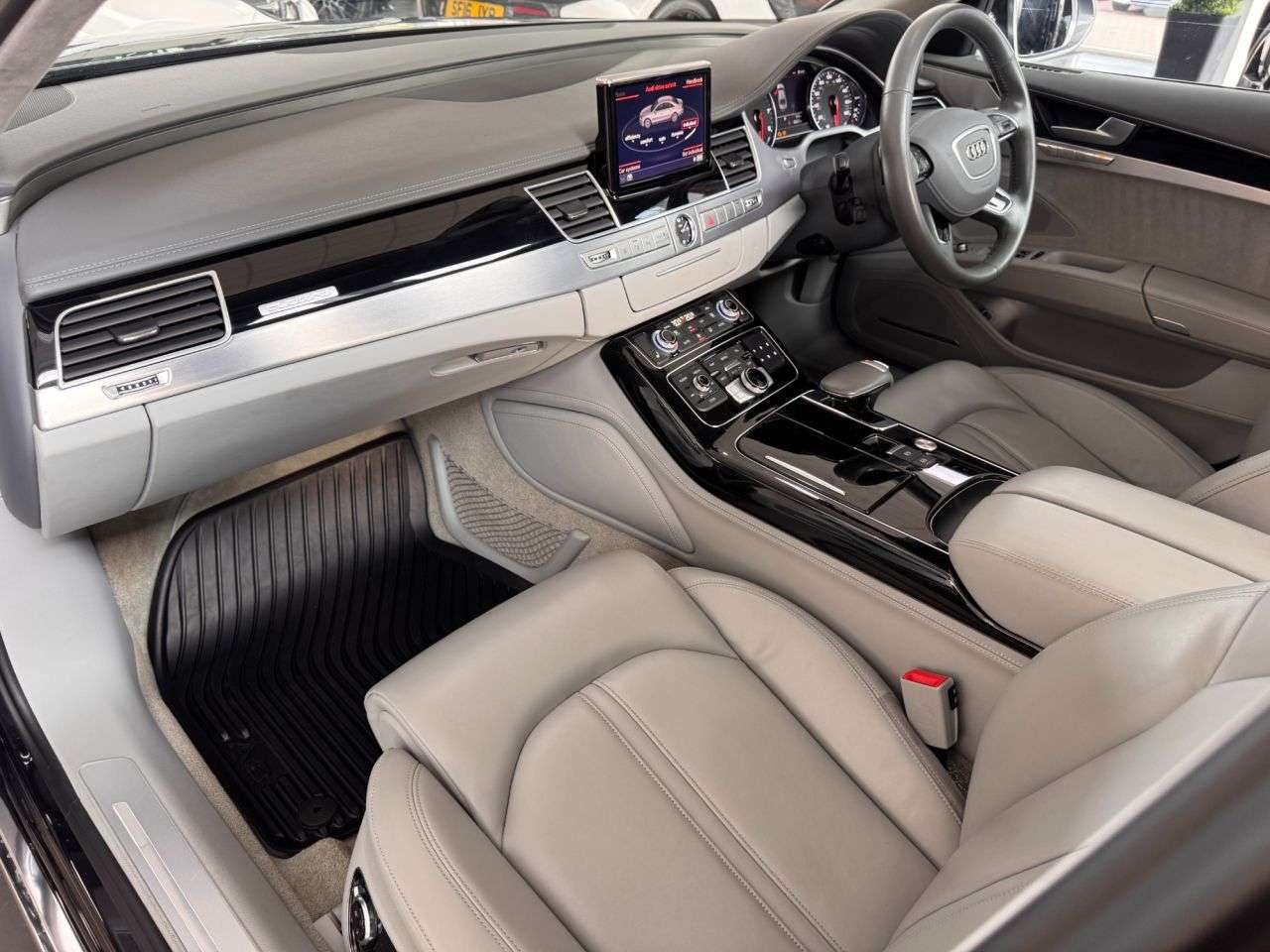 2017 AUDI A8 2017 AUDI A8