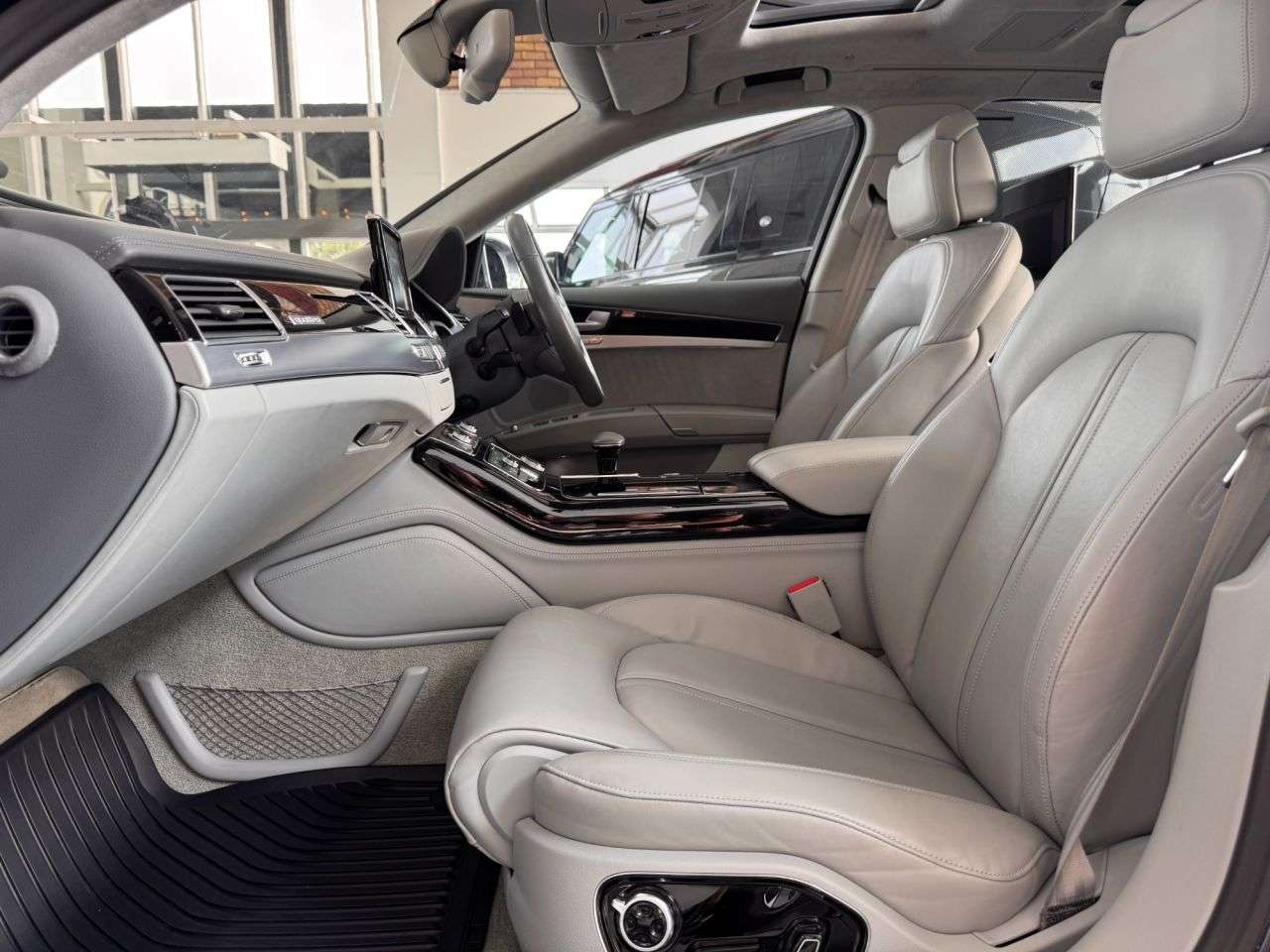 2017 AUDI A8 2017 AUDI A8