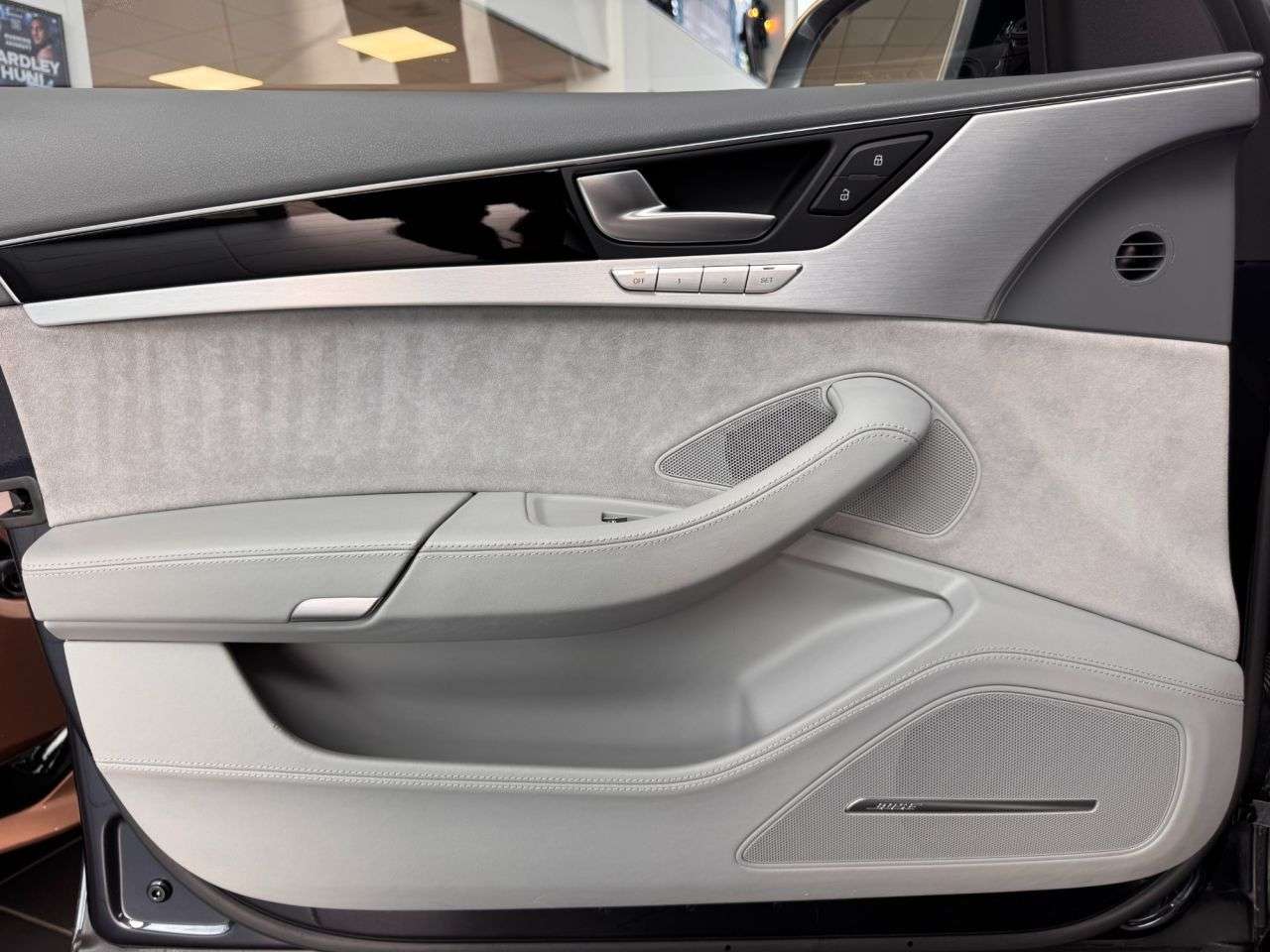 2017 AUDI A8 2017 AUDI A8