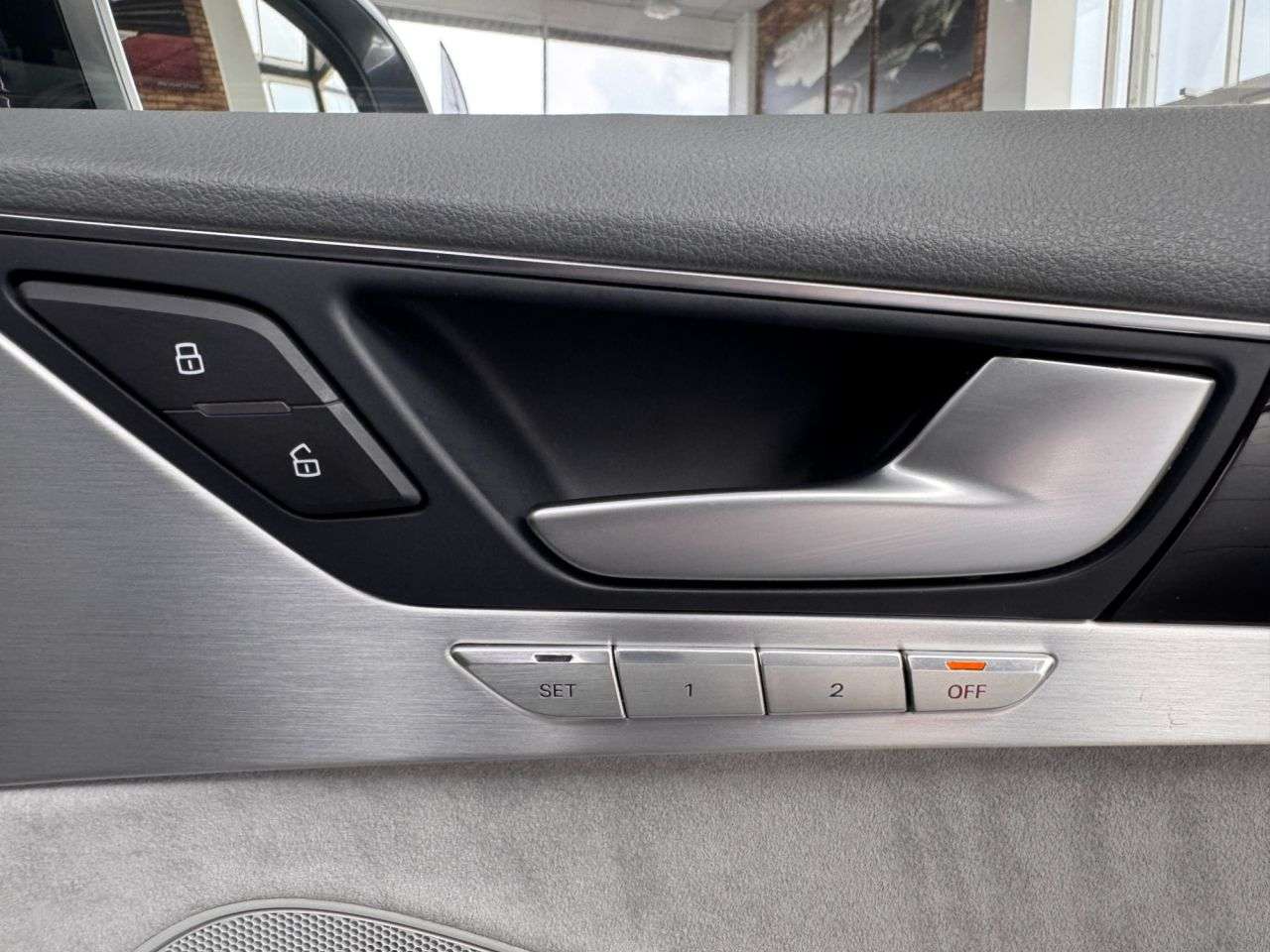 2017 AUDI A8 2017 AUDI A8