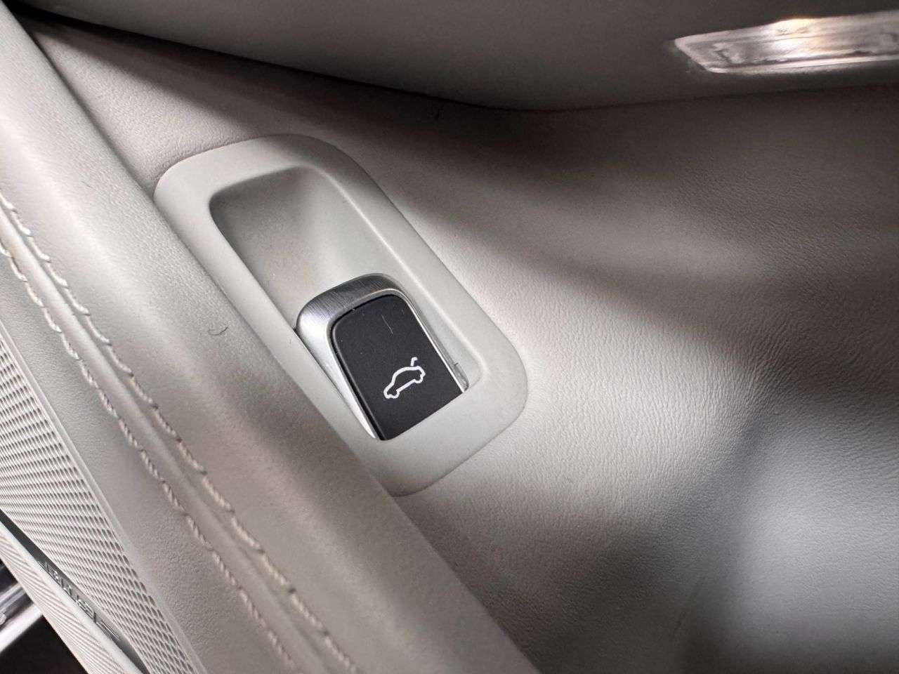 2017 AUDI A8 2017 AUDI A8