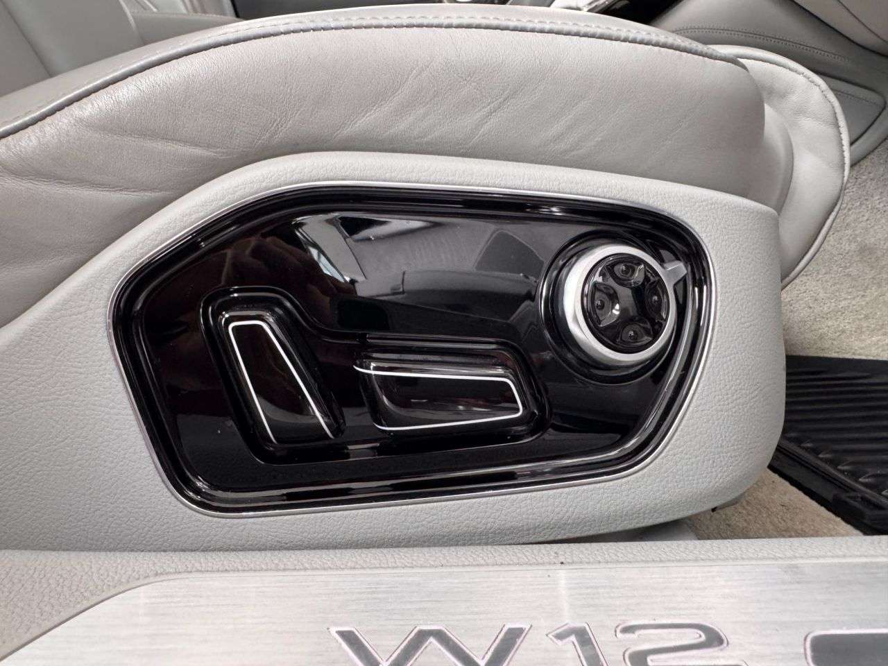 2017 AUDI A8 2017 AUDI A8
