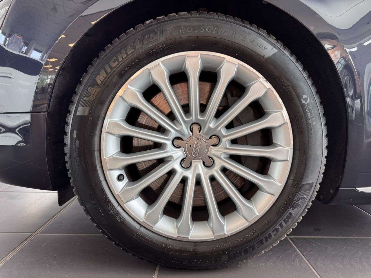 2017 AUDI A8 2017 AUDI A8
