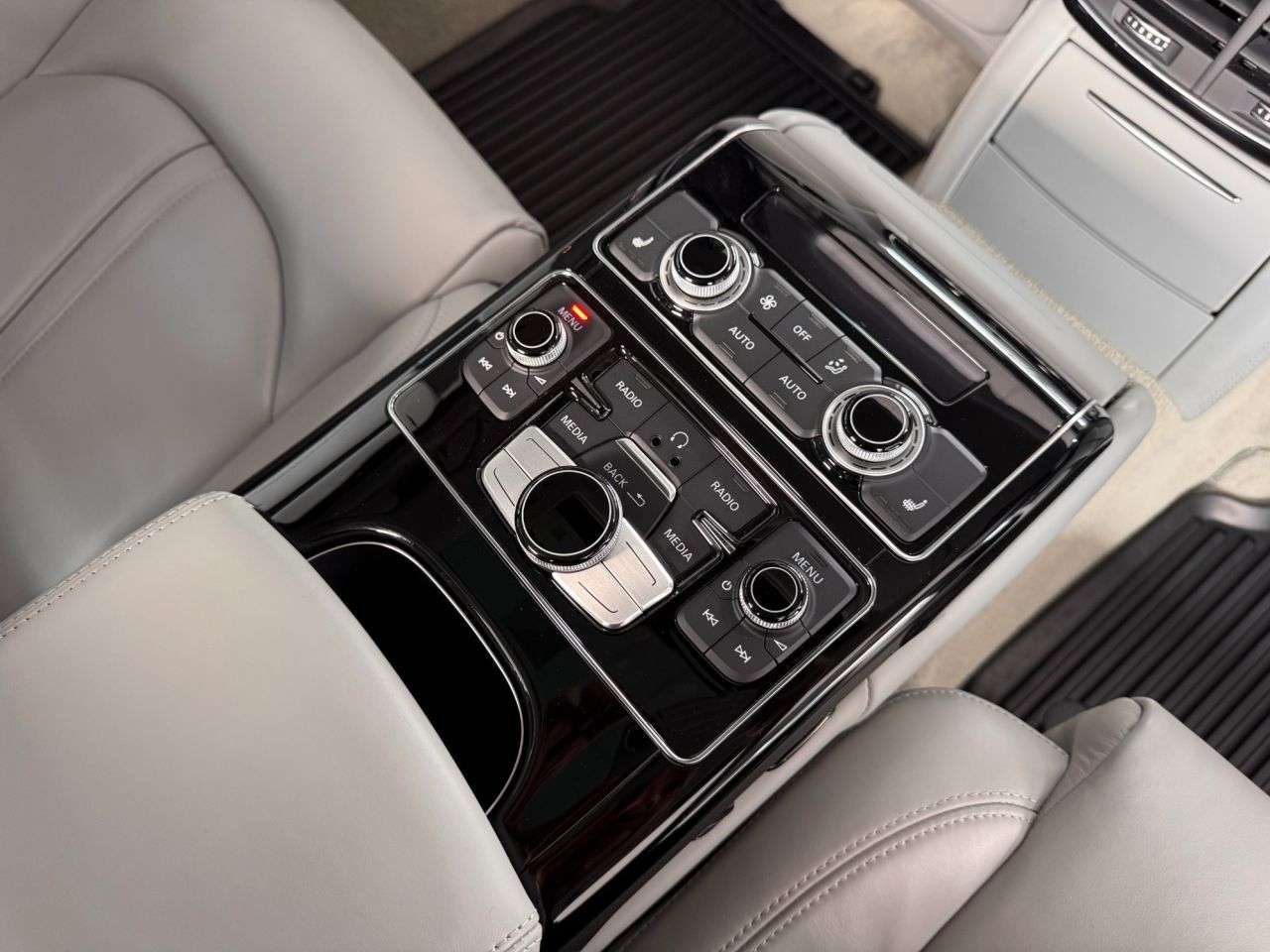2017 AUDI A8 2017 AUDI A8