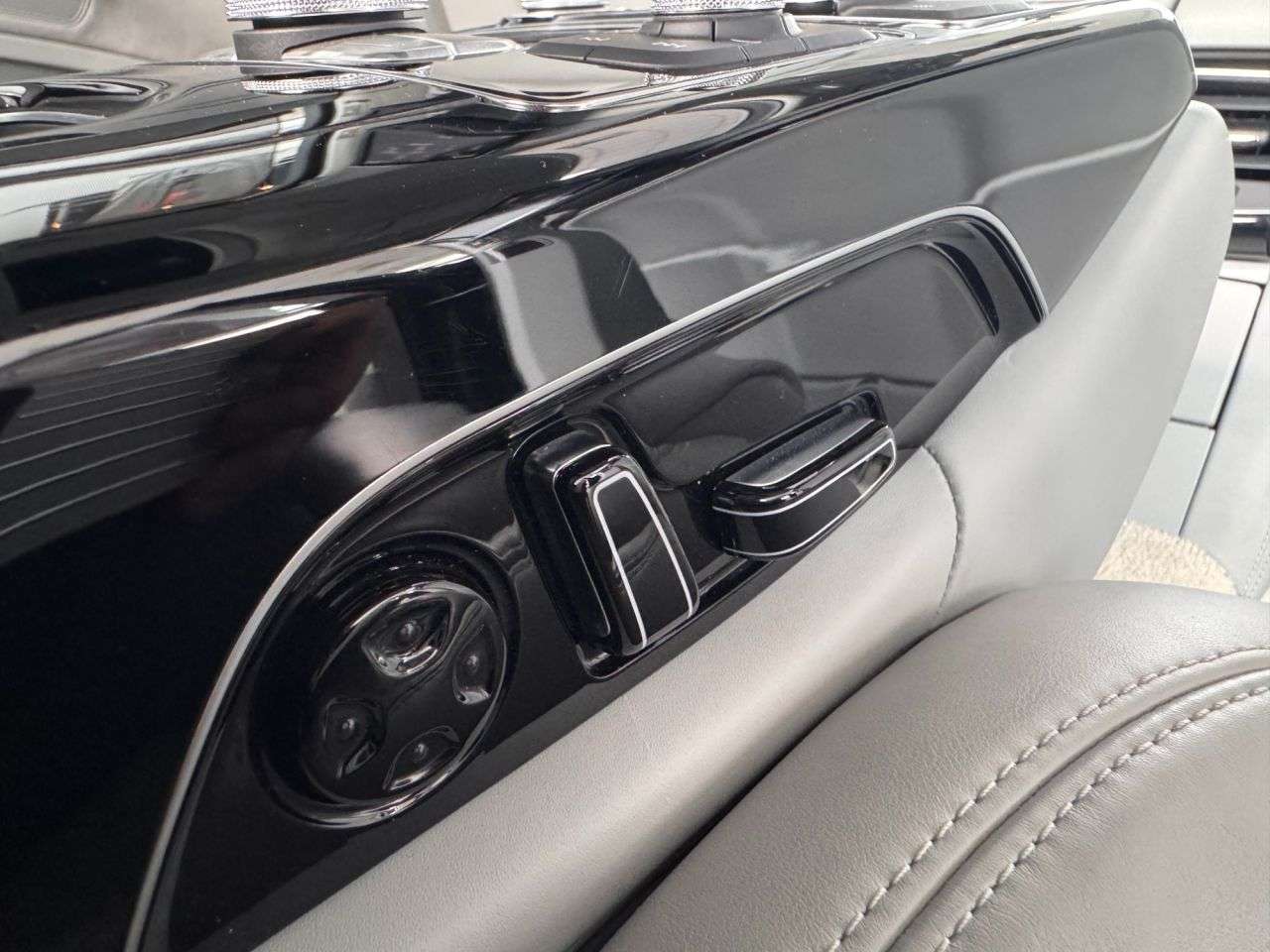 2017 AUDI A8 2017 AUDI A8