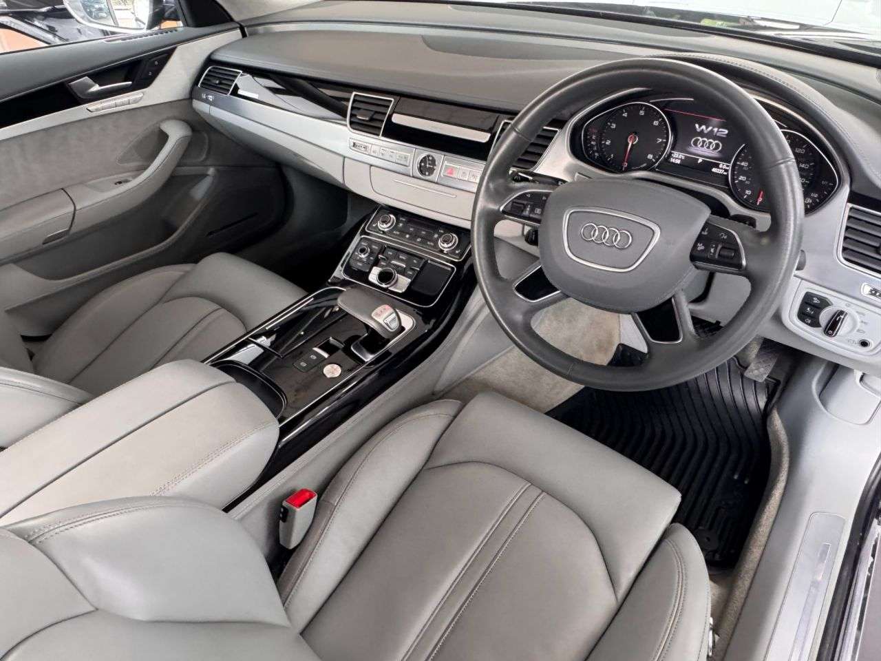 2017 AUDI A8 2017 AUDI A8
