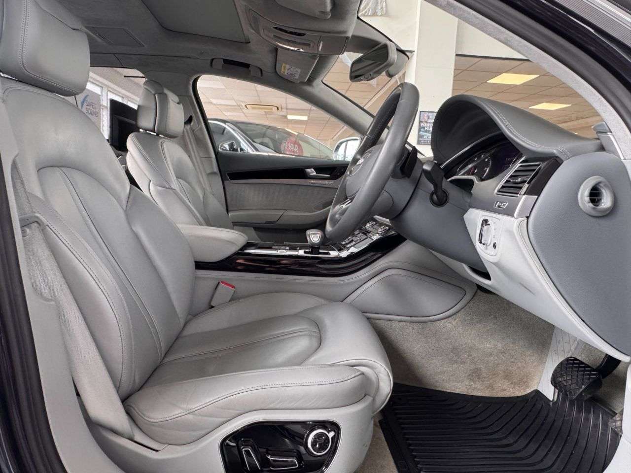 2017 AUDI A8 2017 AUDI A8