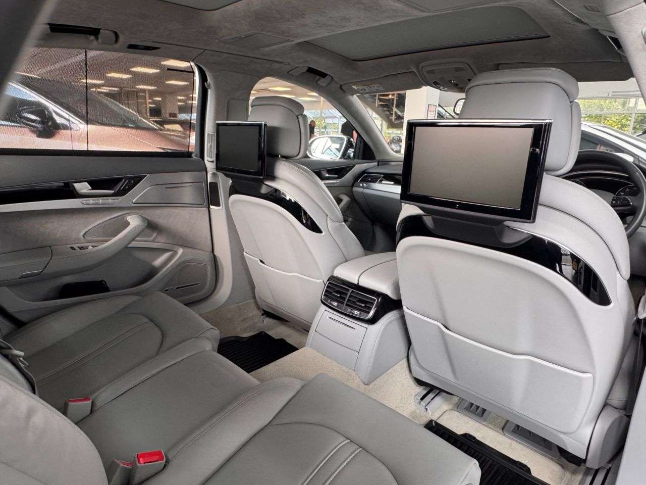 2017 AUDI A8 2017 AUDI A8