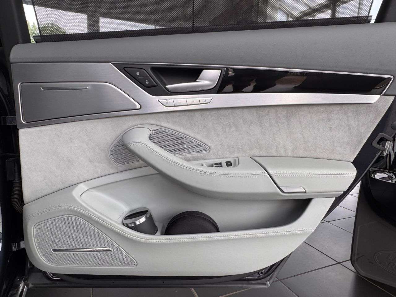 2017 AUDI A8 2017 AUDI A8