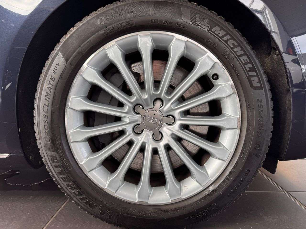 2017 AUDI A8 2017 AUDI A8
