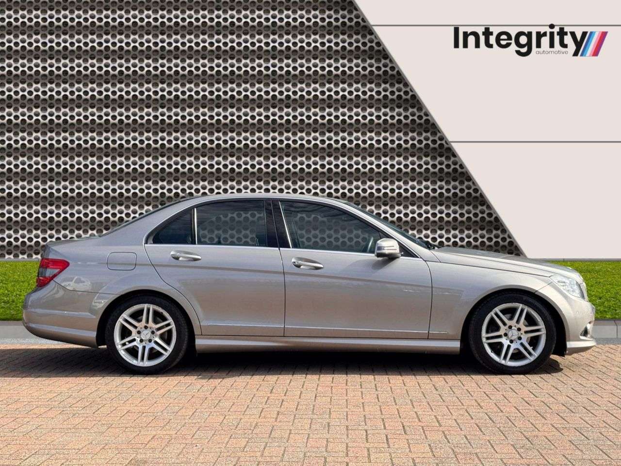 A 2009 MERCEDES-BENZ C CLASS 1.8 C200K Sport Saloon 4dr Petrol Auto Euro 4 (184 ps) Command NAV | Heated A 2009 MERCEDES-BENZ C CLASS 1.8 C200K Sport Saloon 4dr Petrol Auto Euro 4 (184 ps) Command NAV | Heated
