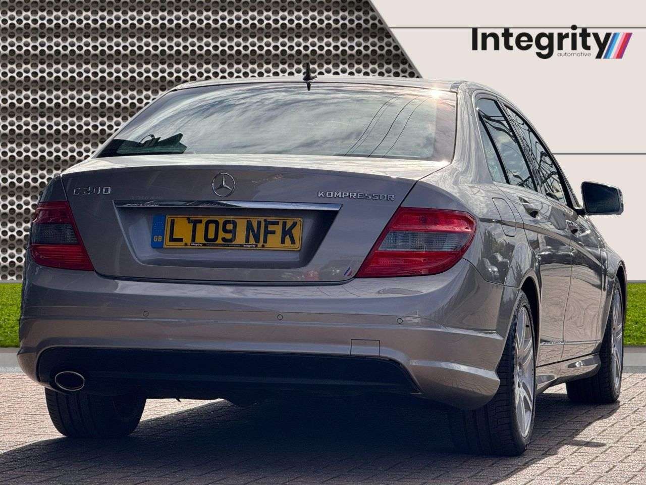 A 2009 MERCEDES-BENZ C CLASS 1.8 C200K Sport Saloon 4dr Petrol Auto Euro 4 (184 ps) Command NAV | Heated A 2009 MERCEDES-BENZ C CLASS 1.8 C200K Sport Saloon 4dr Petrol Auto Euro 4 (184 ps) Command NAV | Heated