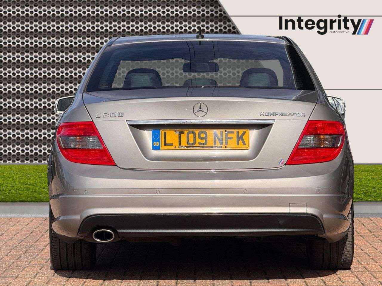 A 2009 MERCEDES-BENZ C CLASS 1.8 C200K Sport Saloon 4dr Petrol Auto Euro 4 (184 ps) Command NAV | Heated A 2009 MERCEDES-BENZ C CLASS 1.8 C200K Sport Saloon 4dr Petrol Auto Euro 4 (184 ps) Command NAV | Heated
