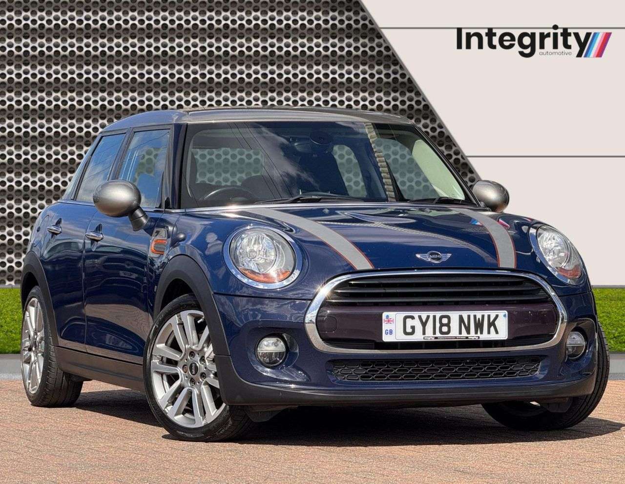 A 2018 MINI HATCH 1.5 Cooper Seven Hatchback 5dr Petrol Manual Euro 6 (s/s) (136 ps) A 2018 MINI HATCH 1.5 Cooper Seven Hatchback 5dr Petrol Manual Euro 6 (s/s) (136 ps)