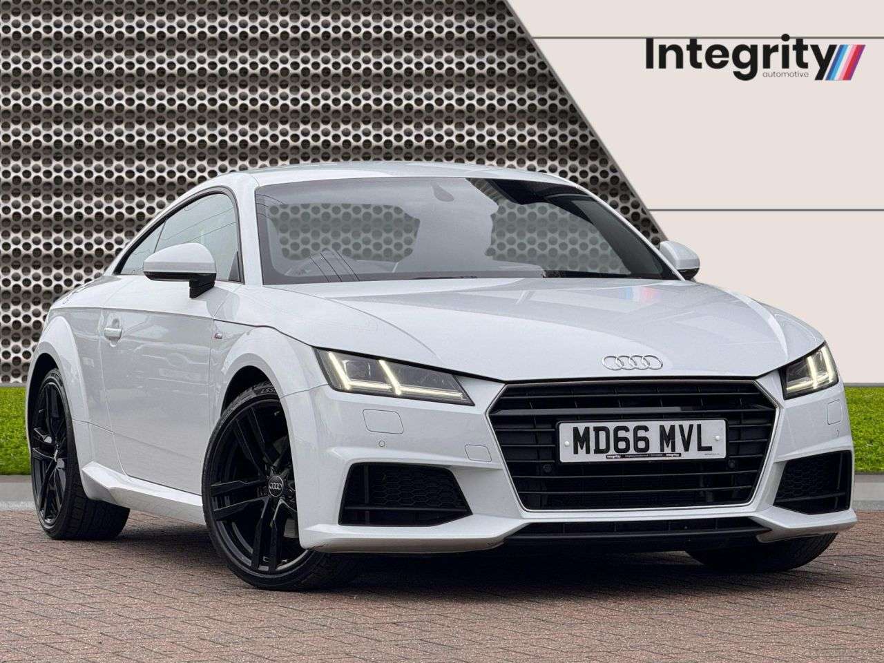 A 2017 AUDI TT 1.8 TFSI S line Coupe 3dr Petrol Manual Euro 6 (s/s) (180 ps) A 2017 AUDI TT 1.8 TFSI S line Coupe 3dr Petrol Manual Euro 6 (s/s) (180 ps)