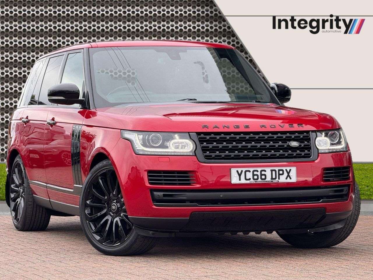 A 2016 LAND ROVER RANGE ROVER 3.0 TD V6 Vogue SUV 5dr Diesel Auto 4WD Euro 6 (s/s) (258 ps) 11 Services | A 2016 LAND ROVER RANGE ROVER 3.0 TD V6 Vogue SUV 5dr Diesel Auto 4WD Euro 6 (s/s) (258 ps) 11 Services |
