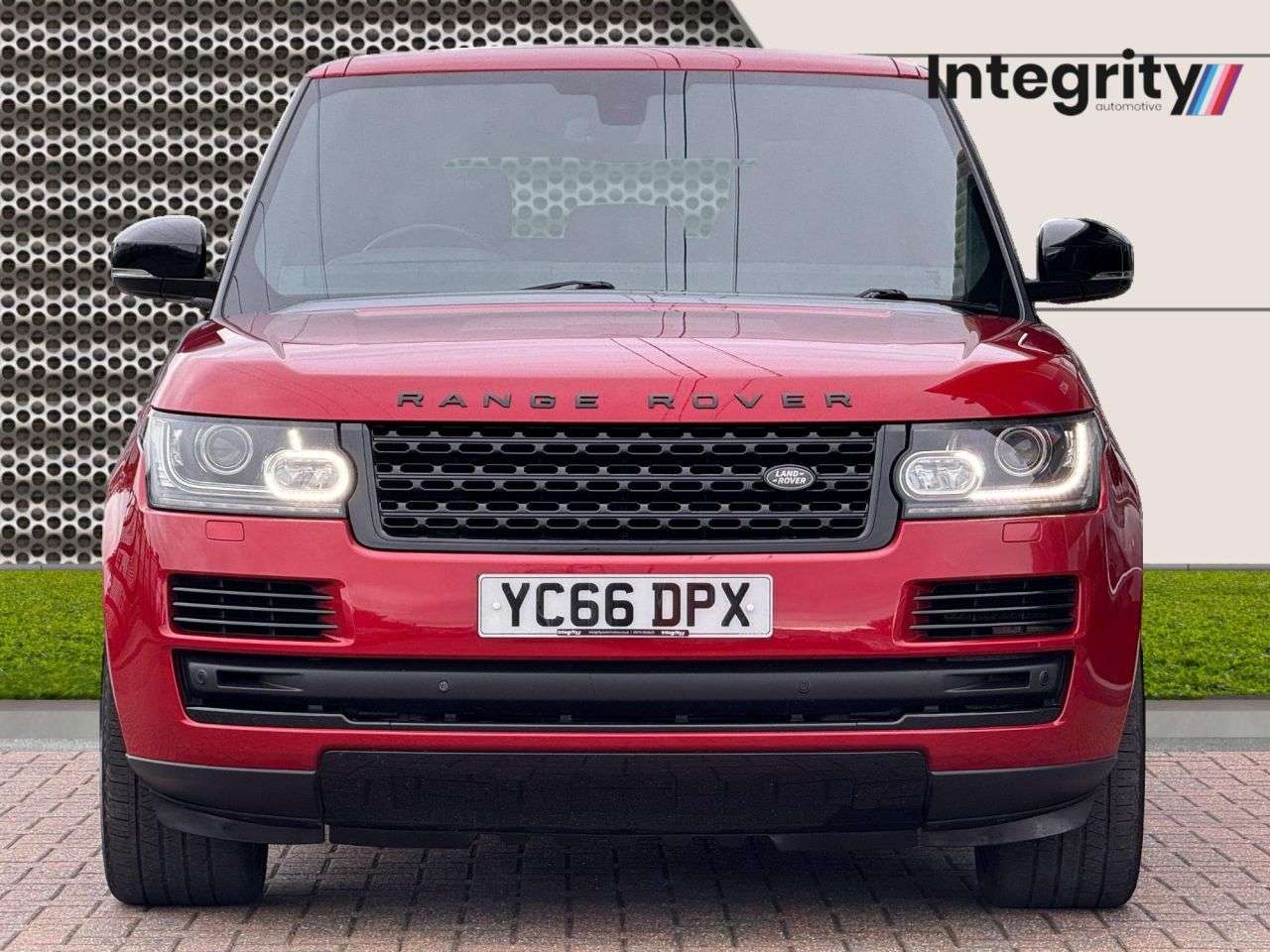 A 2016 LAND ROVER RANGE ROVER 3.0 TD V6 Vogue SUV 5dr Diesel Auto 4WD Euro 6 (s/s) (258 ps) 11 Services | A 2016 LAND ROVER RANGE ROVER 3.0 TD V6 Vogue SUV 5dr Diesel Auto 4WD Euro 6 (s/s) (258 ps) 11 Services |