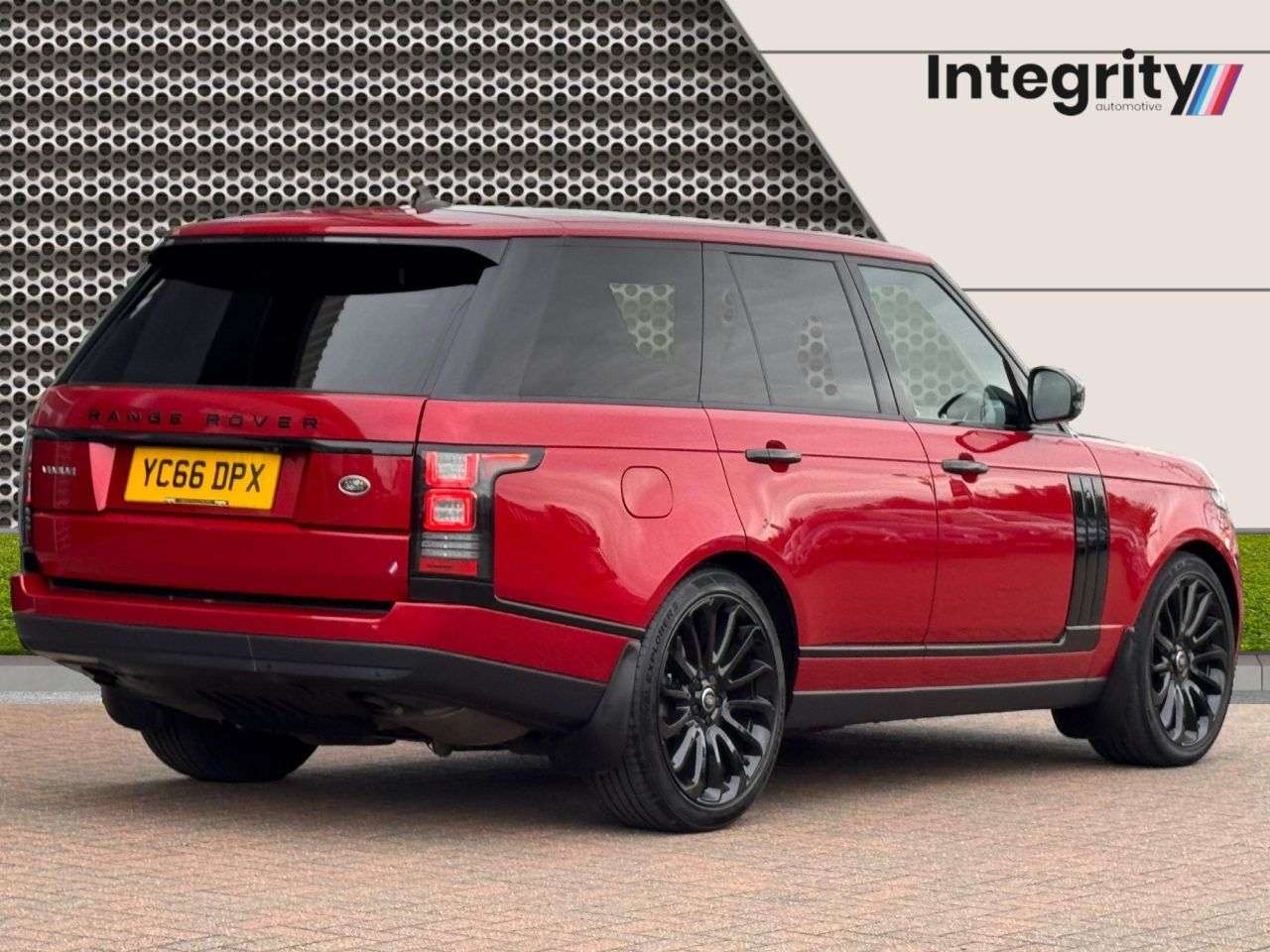 A 2016 LAND ROVER RANGE ROVER 3.0 TD V6 Vogue SUV 5dr Diesel Auto 4WD Euro 6 (s/s) (258 ps) 11 Services | A 2016 LAND ROVER RANGE ROVER 3.0 TD V6 Vogue SUV 5dr Diesel Auto 4WD Euro 6 (s/s) (258 ps) 11 Services |