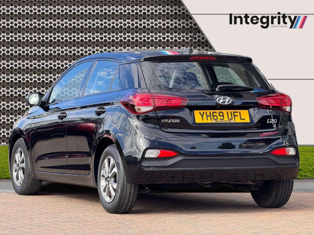 A 2019 HYUNDAI I20 1.2 SE Launch Edition Hatchback 5dr Petrol Manual Euro 6 (s/s) (84 ps) Appl A 2019 HYUNDAI I20 1.2 SE Launch Edition Hatchback 5dr Petrol Manual Euro 6 (s/s) (84 ps) Appl