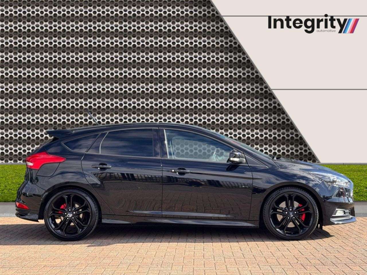 A 2016 FORD FOCUS 2.0T EcoBoost ST-3 Hatchback 5dr Petrol Manual Euro 6 (s/s) (250 ps) 11 Ser A 2016 FORD FOCUS 2.0T EcoBoost ST-3 Hatchback 5dr Petrol Manual Euro 6 (s/s) (250 ps) 11 Ser