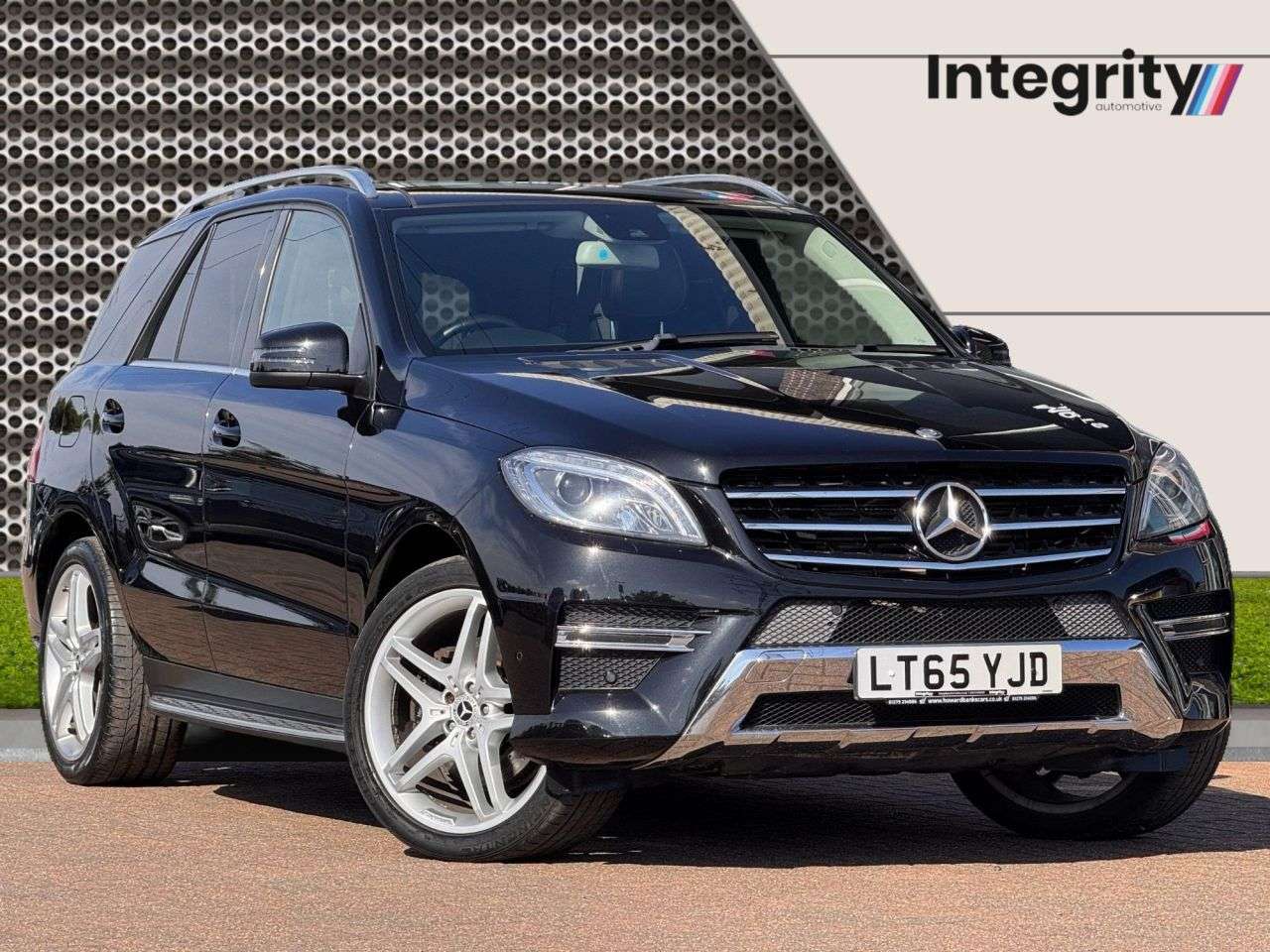 A 2015 MERCEDES-BENZ M CLASS 3.0 ML350 V6 BlueTEC AMG Line SUV 5dr Diesel G-Tronic 4WD Euro 6 (s/s) (258 A 2015 MERCEDES-BENZ M CLASS 3.0 ML350 V6 BlueTEC AMG Line SUV 5dr Diesel G-Tronic 4WD Euro 6 (s/s) (258