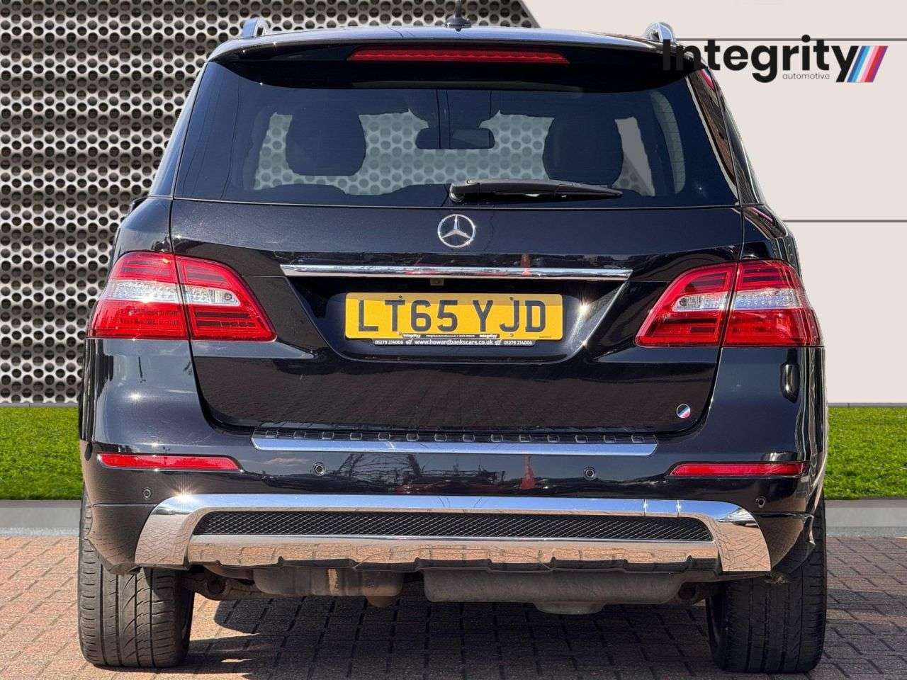 A 2015 MERCEDES-BENZ M CLASS 3.0 ML350 V6 BlueTEC AMG Line SUV 5dr Diesel G-Tronic 4WD Euro 6 (s/s) (258 A 2015 MERCEDES-BENZ M CLASS 3.0 ML350 V6 BlueTEC AMG Line SUV 5dr Diesel G-Tronic 4WD Euro 6 (s/s) (258