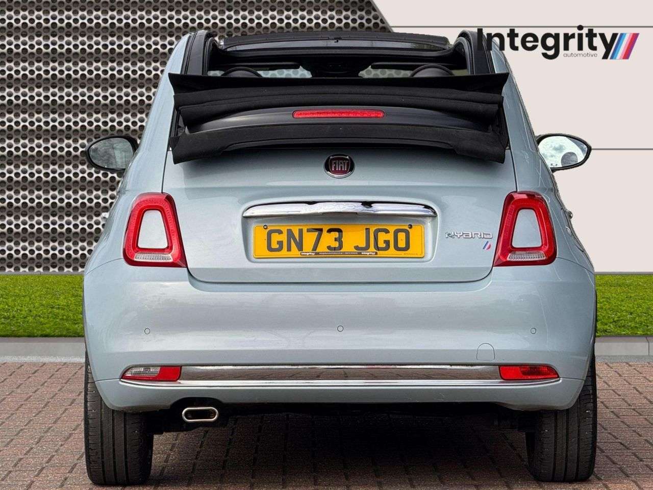 A 2023 FIAT 500C 1.0 MHEV Top Convertible 2dr Petrol Manual Euro 6 (s/s) (70 bhp) Fiat Servi A 2023 FIAT 500C 1.0 MHEV Top Convertible 2dr Petrol Manual Euro 6 (s/s) (70 bhp) Fiat Servi
