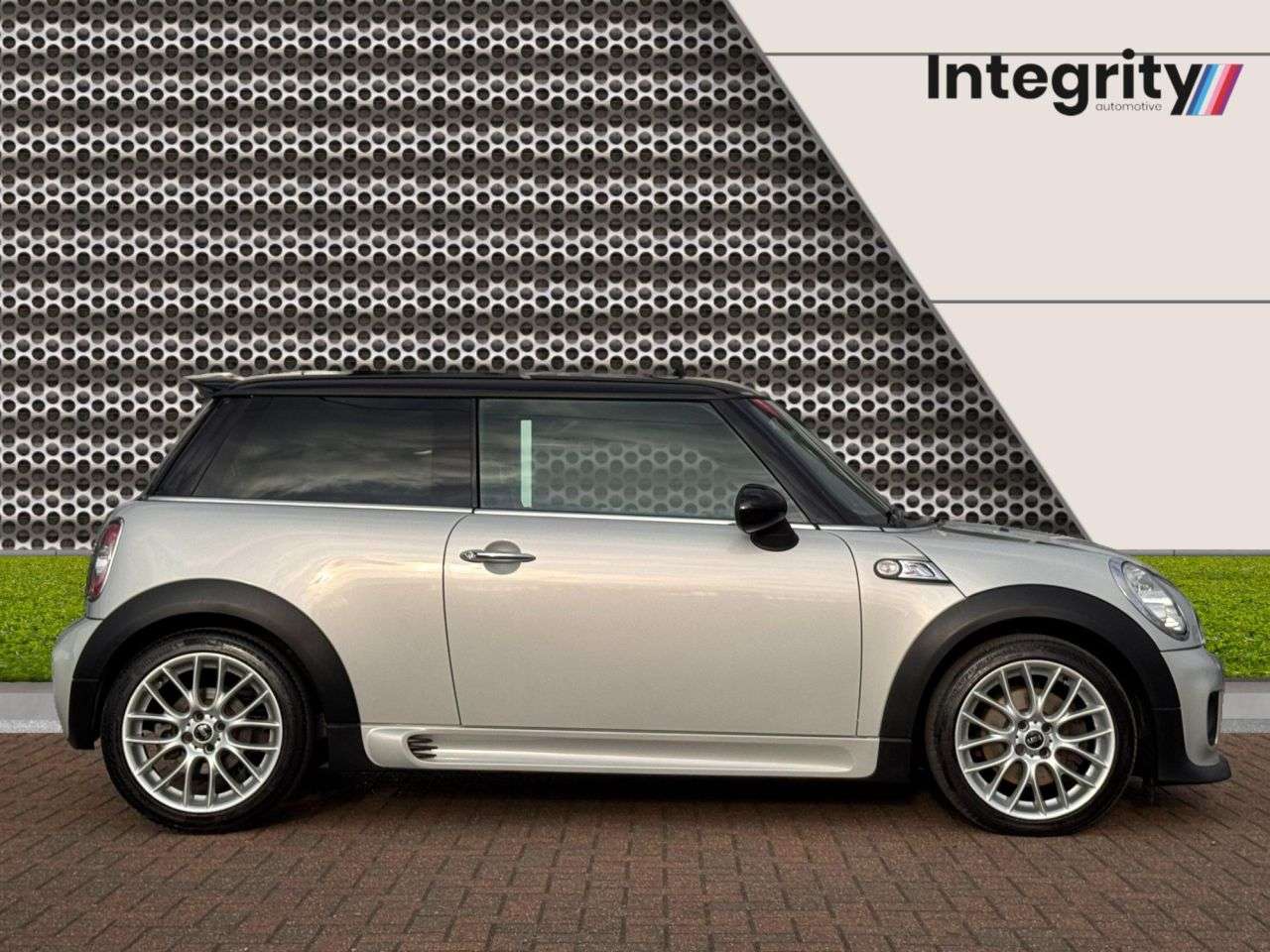 A 2013 MINI HATCH 1.6 Cooper S Hatchback 3dr Petrol Manual Euro 5 (s/s) (184 ps) OVER £12K IN A 2013 MINI HATCH 1.6 Cooper S Hatchback 3dr Petrol Manual Euro 5 (s/s) (184 ps) OVER £12K IN