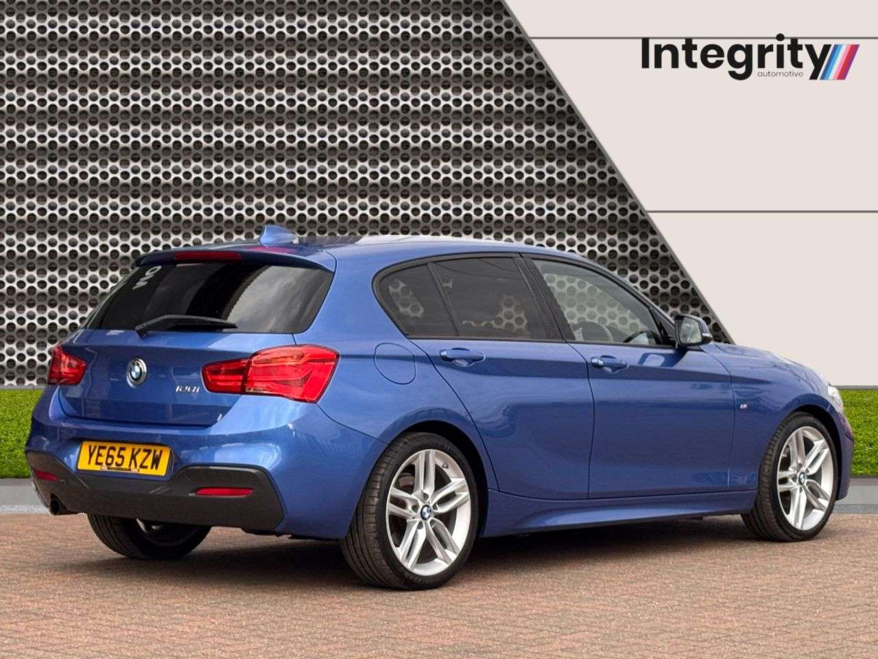 A 2015 BMW 1 SERIES 1.6 120i M Sport Hatchback 5dr Petrol Auto Euro 6 (s/s) (177 ps) Driver Com A 2015 BMW 1 SERIES 1.6 120i M Sport Hatchback 5dr Petrol Auto Euro 6 (s/s) (177 ps) Driver Com
