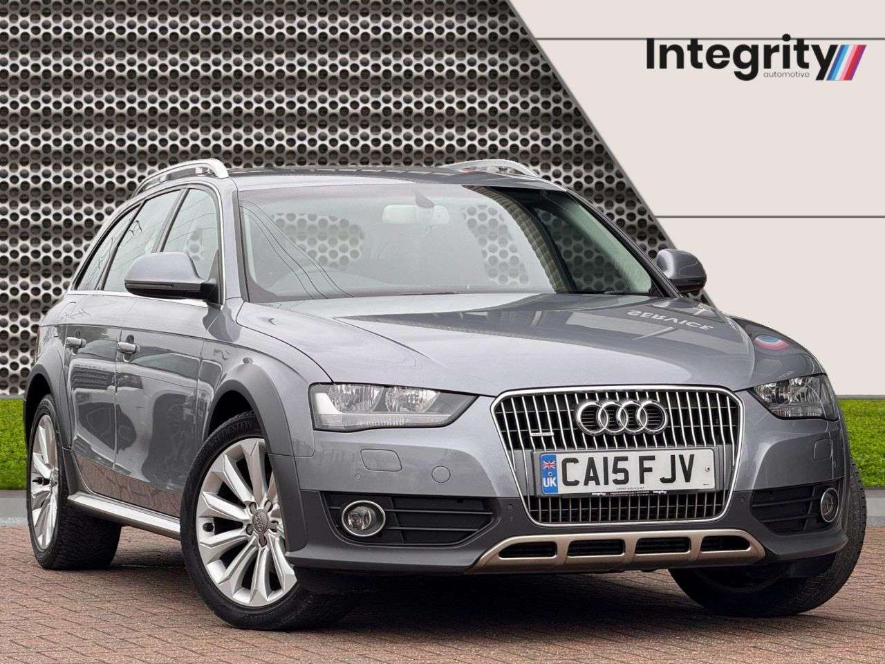 A 2015 AUDI A4 ALLROAD 2.0 TDI Estate 5dr Diesel S Tronic quattro Euro 5 (s/s) (177 ps) 10 Service A 2015 AUDI A4 ALLROAD 2.0 TDI Estate 5dr Diesel S Tronic quattro Euro 5 (s/s) (177 ps) 10 Service