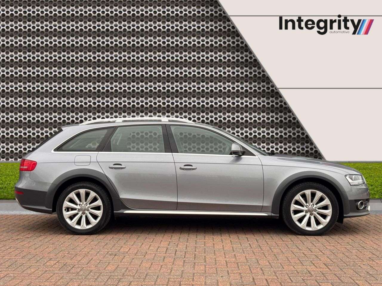 A 2015 AUDI A4 ALLROAD 2.0 TDI Estate 5dr Diesel S Tronic quattro Euro 5 (s/s) (177 ps) 10 Service A 2015 AUDI A4 ALLROAD 2.0 TDI Estate 5dr Diesel S Tronic quattro Euro 5 (s/s) (177 ps) 10 Service