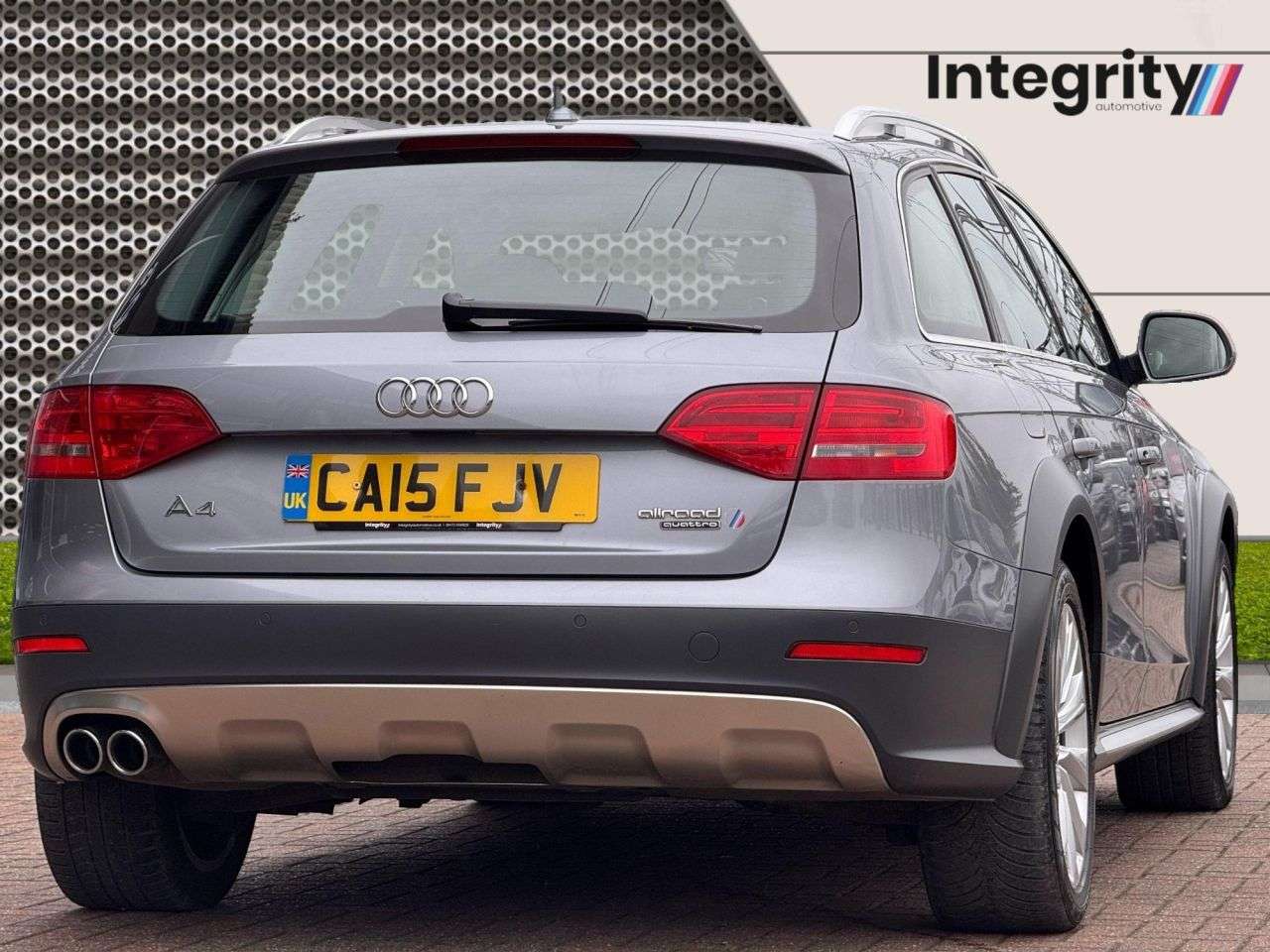 A 2015 AUDI A4 ALLROAD 2.0 TDI Estate 5dr Diesel S Tronic quattro Euro 5 (s/s) (177 ps) 10 Service A 2015 AUDI A4 ALLROAD 2.0 TDI Estate 5dr Diesel S Tronic quattro Euro 5 (s/s) (177 ps) 10 Service