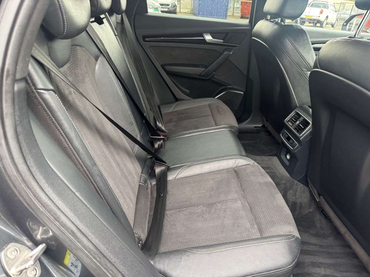 null AUDI Q5 null AUDI Q5