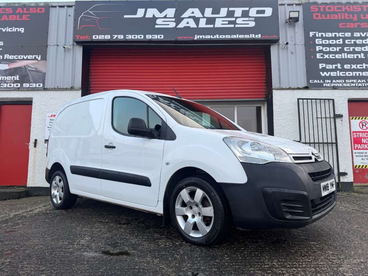 Check out this Citroen Berlingo 2018 Diesel Manual