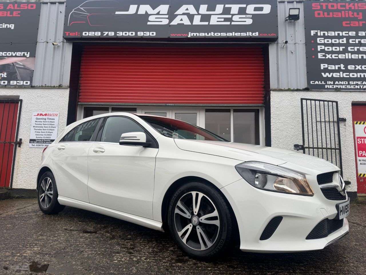 A 2015 MERCEDES-BENZ A-CLASS 1.5 A180 CDI SE Hatchback 5dr Diesel Manual Euro 6 (s/s) (109 ps) A 2015 MERCEDES-BENZ A-CLASS 1.5 A180 CDI SE Hatchback 5dr Diesel Manual Euro 6 (s/s) (109 ps)