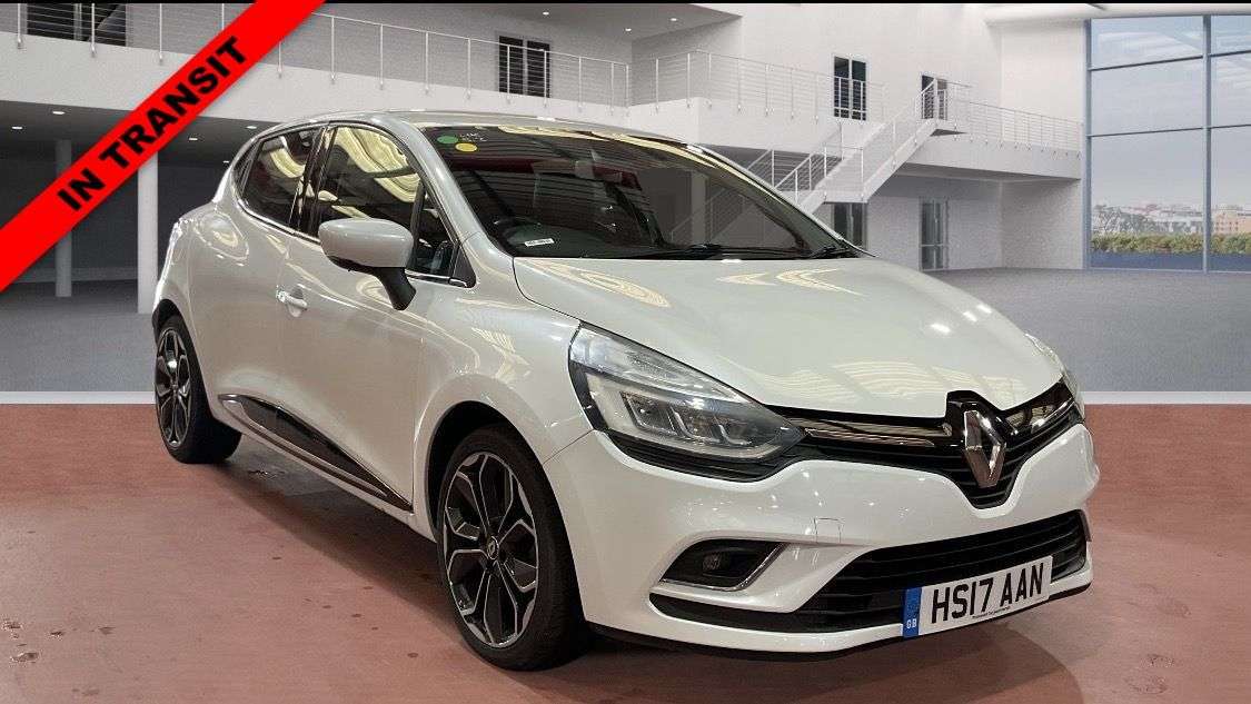 A 2017 RENAULT CLIO 1.5 dCi Dynamique S Nav Hatchback 5dr Diesel Manual Euro 6 (s/s) (90 ps) A 2017 RENAULT CLIO 1.5 dCi Dynamique S Nav Hatchback 5dr Diesel Manual Euro 6 (s/s) (90 ps)