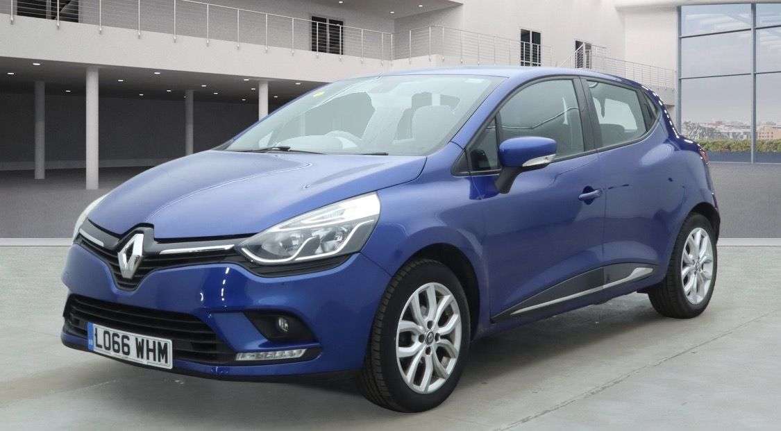 A 2016 RENAULT CLIO 1.5 dCi Dynamique Nav Hatchback 5dr Diesel Manual Euro 6 (s/s) (90 ps) A 2016 RENAULT CLIO 1.5 dCi Dynamique Nav Hatchback 5dr Diesel Manual Euro 6 (s/s) (90 ps)