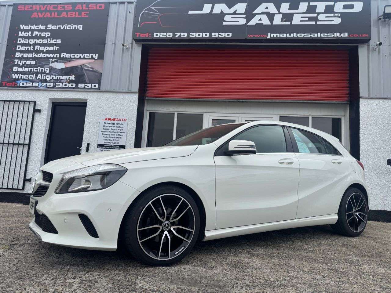 A 2017 MERCEDES-BENZ A-CLASS 1.5 A180d SE (Executive) Hatchback 5dr Diesel Manual Euro 6 (s/s) (109 ps) A 2017 MERCEDES-BENZ A-CLASS 1.5 A180d SE (Executive) Hatchback 5dr Diesel Manual Euro 6 (s/s) (109 ps)