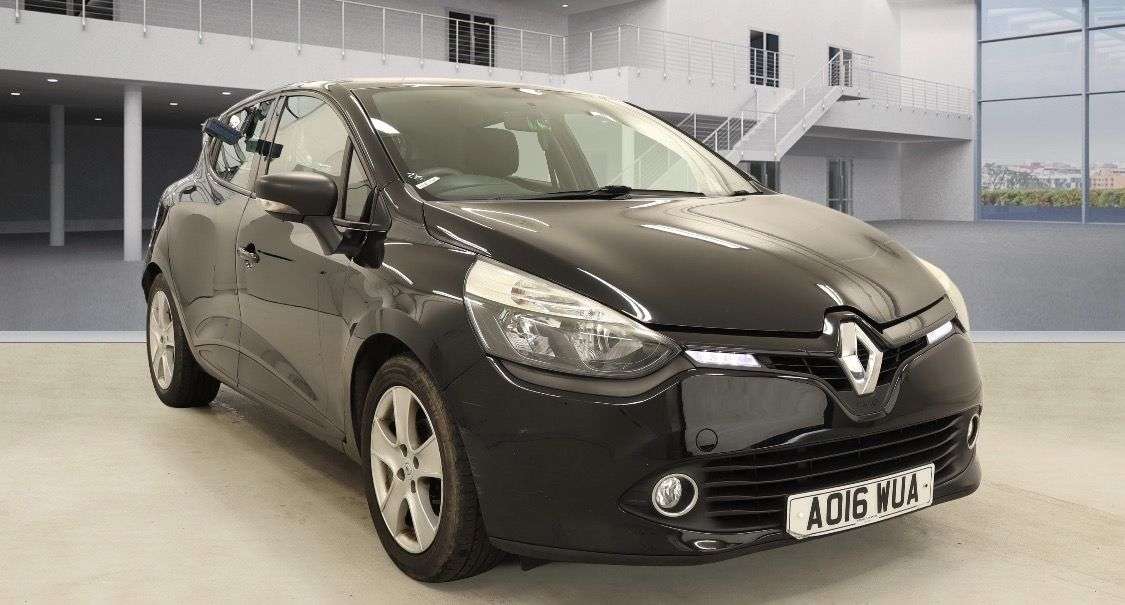 A 2016 RENAULT CLIO 1.5 dCi Play Hatchback 5dr Diesel Manual Euro 6 (s/s) (90 ps) A 2016 RENAULT CLIO 1.5 dCi Play Hatchback 5dr Diesel Manual Euro 6 (s/s) (90 ps)