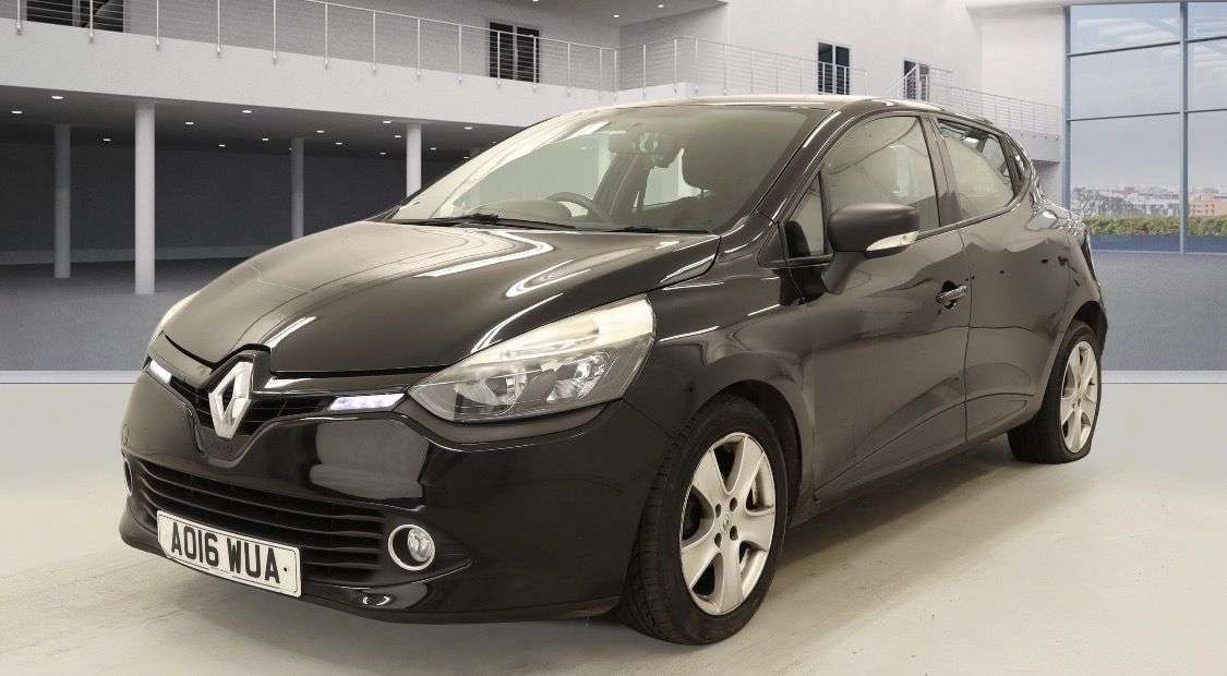 A 2016 RENAULT CLIO 1.5 dCi Play Hatchback 5dr Diesel Manual Euro 6 (s/s) (90 ps) A 2016 RENAULT CLIO 1.5 dCi Play Hatchback 5dr Diesel Manual Euro 6 (s/s) (90 ps)
