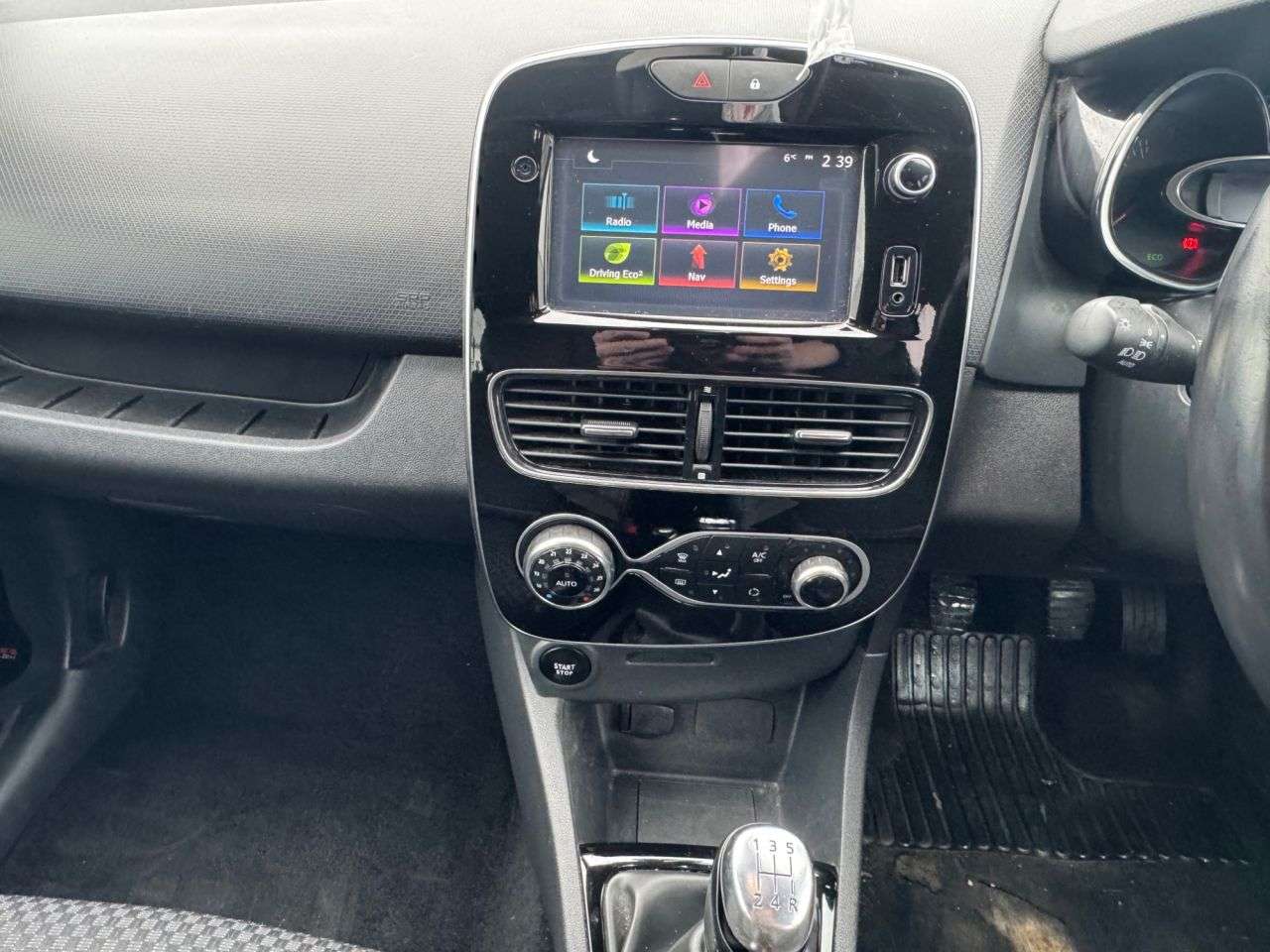 2017 RENAULT CLIO 2017 RENAULT CLIO