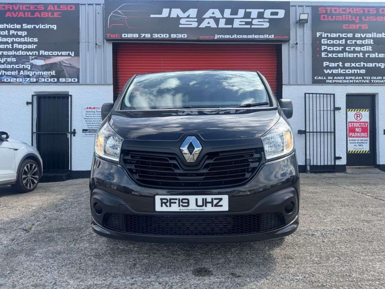 A 2019 RENAULT TRAFIC 1.6 dCi 27 Business+ Panel Van 5dr Diesel Manual SWB Standard Roof Euro 6 ( A 2019 RENAULT TRAFIC 1.6 dCi 27 Business+ Panel Van 5dr Diesel Manual SWB Standard Roof Euro 6 (