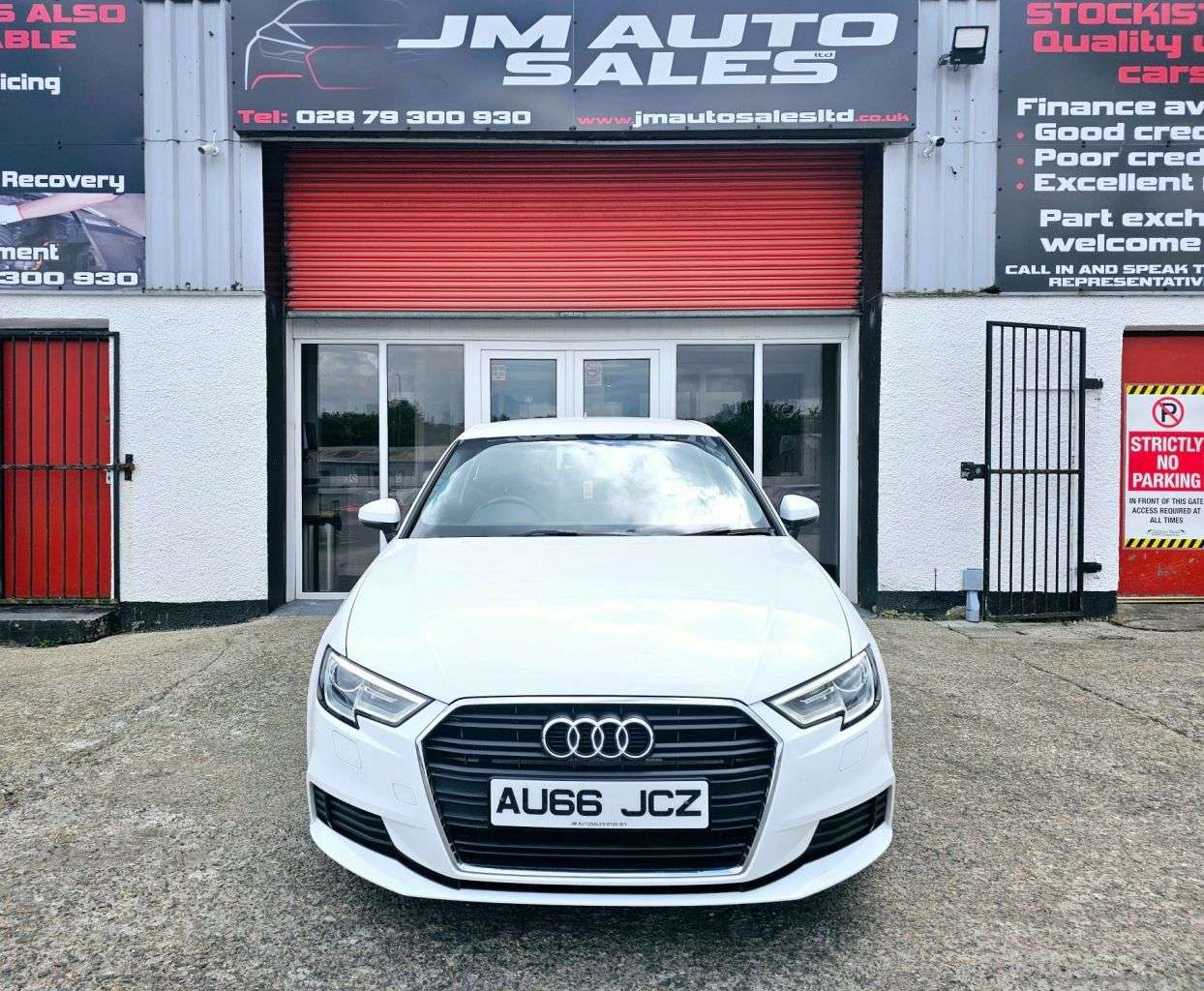 A 2016 AUDI A3 1.6 TDI SE Technik Hatchback 3dr Diesel Manual Euro 6 (s/s) (110 ps) A 2016 AUDI A3 1.6 TDI SE Technik Hatchback 3dr Diesel Manual Euro 6 (s/s) (110 ps)